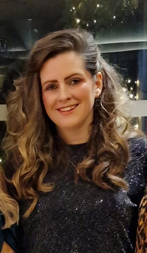 Dr Alexandra T Giffen